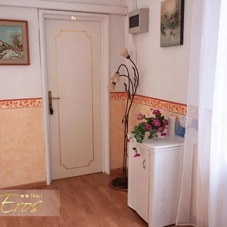 Eros Hotel 2*